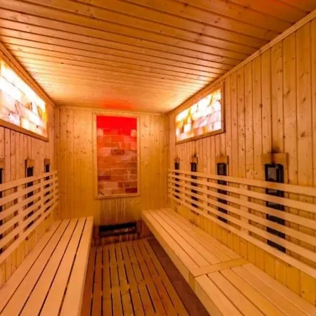 Belvedere Club F203